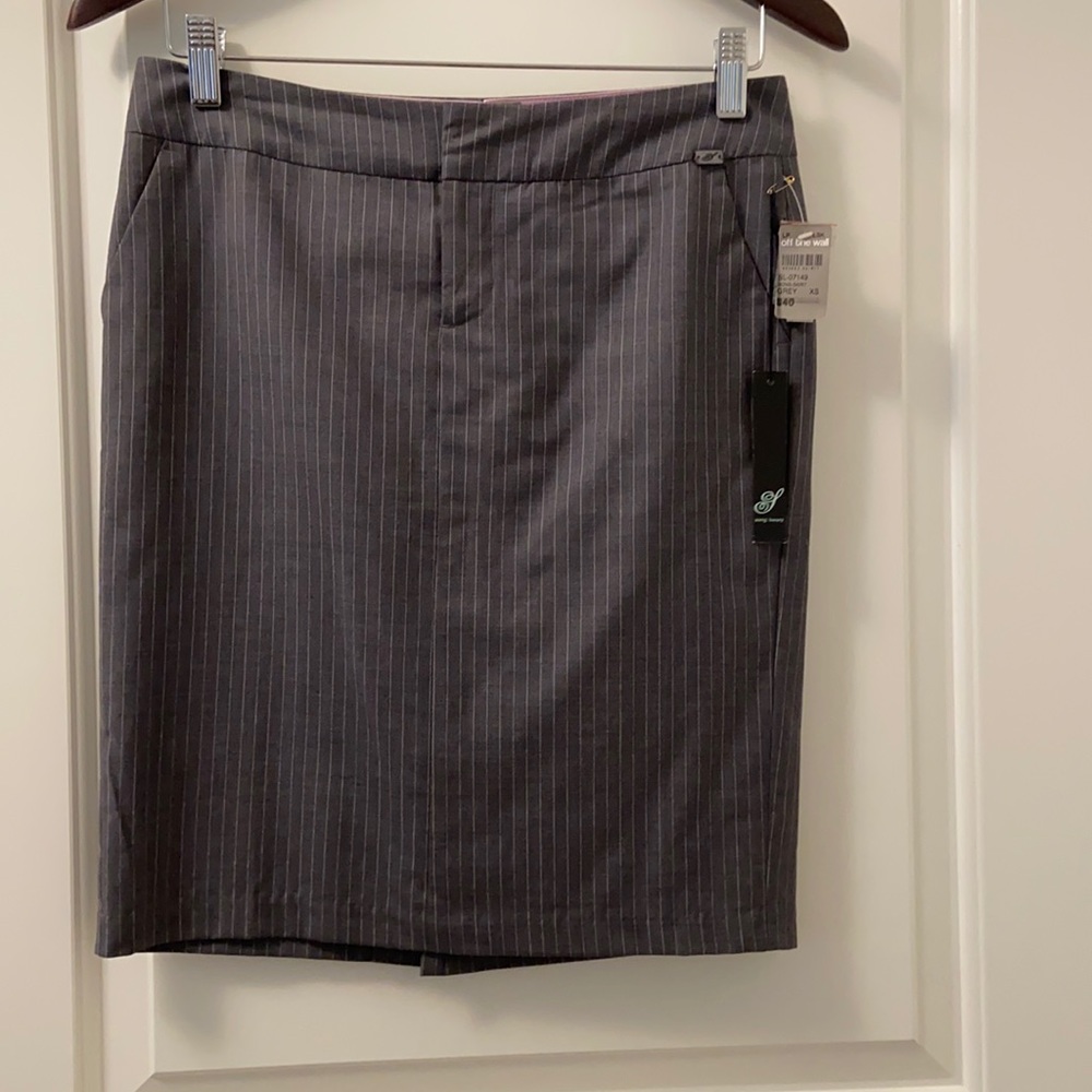 Grey skirt